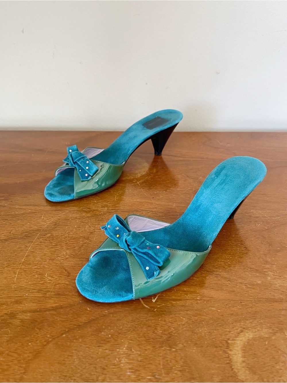 Marc Jacobs • vintage Y2K teal mules sandals kitten heel green bow 2000s